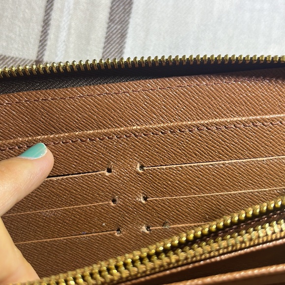 SOLD Louis Vuitton monogram zippy wallet (long wallet) - Picture 11 of 11